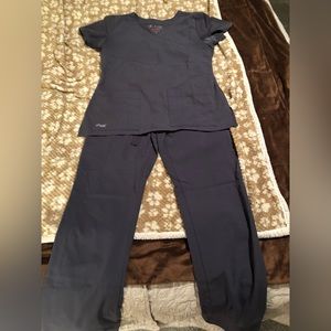 Medium Tall Women’s Greys Anatomy Scrubs
